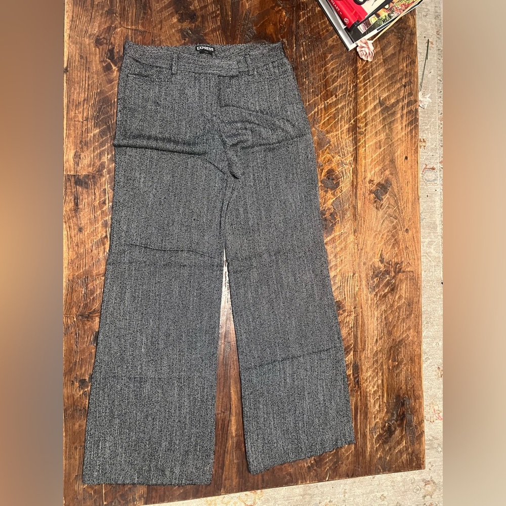 Express wide leg Trousers. size 4R. Black tweed.